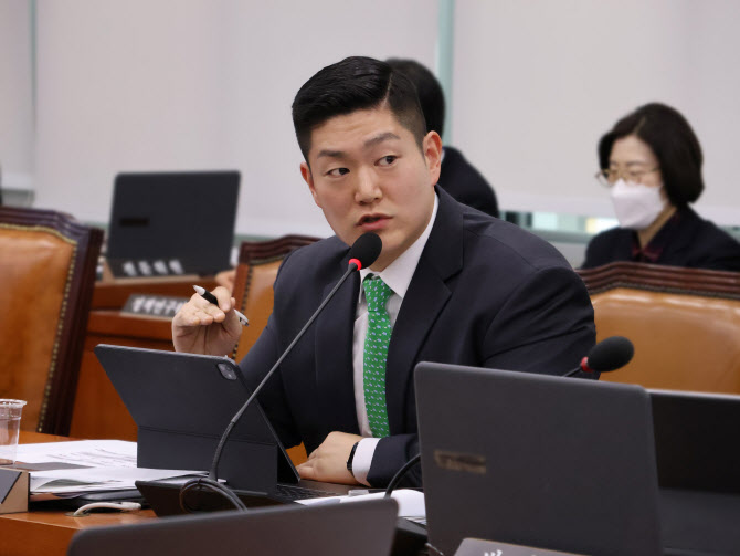 실손보험 청구전산화 시행 1년…공공의료기관 10곳 중 6곳 불참