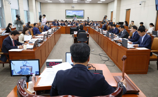 '근로자의 날'→'노동절'…여야 합의로 환노위 통과