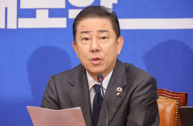 MBK 김병주 만난 與…"매수자 결정 전까지 홈플러스 폐점 않기로"
