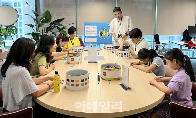 블럭놀이·꽃꽂이 회삿돈으로…노는데 진심인 '이 회사'[복지좋소]