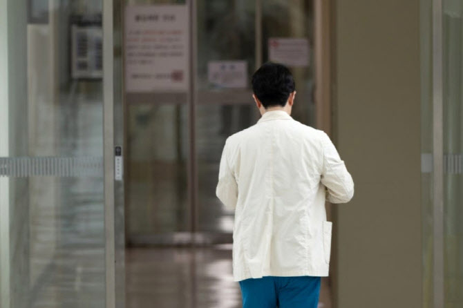 “5일 뒤 아플 예정”…서로 진단서 발급해준 공보의 무더기 적발