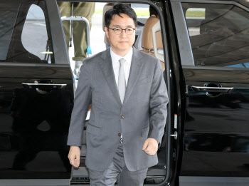 ‘尹 즉시항고 포기’ 심우정 겨누는 특검