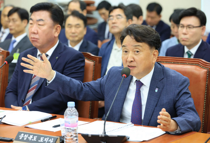 [포토]오송참사 국정조사 청문회, '답변하는 김영환 충북지사'