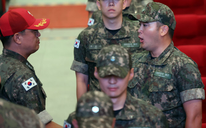 "포기하지 않겠습니다!"...이재용 회장 장남 해군 입교식 보니