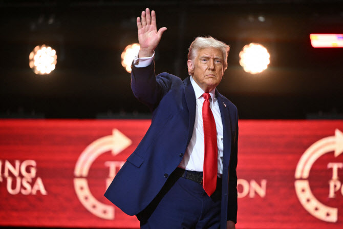 트럼프, 수입 의약품에 최대 250% 관세 위협…美 피임약 직격탄 맞나