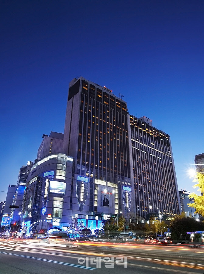 롯데면세점, 명동 시내면세점 특허 갱신…5년 연장