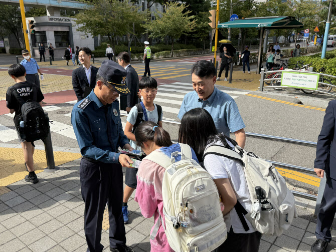 경찰청장 직무대행, 인천 현장점검…“미성년자 대상 범죄 예방”