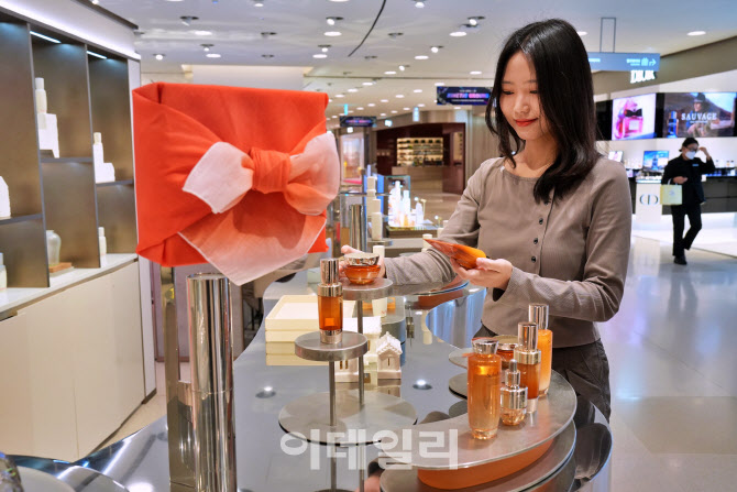 "연휴 나들이 오세요" 롯데백화점, 가을 정기세일 시작