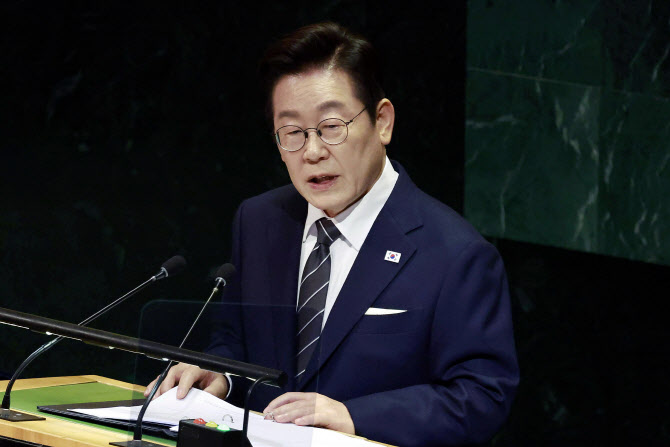 李대통령 “K컬처 세계 도약 뒷받침할 ‘대중문화교류위’ 출범”
