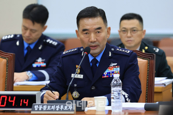 [포토]인사청문회, '질의에 답변하는 진영승'