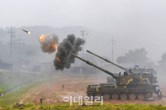 해병대, NLL 인근서 자주포 170여발 해상 실사격 훈련