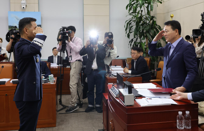합참의장 후보자 인사청문회, '육사 출신' 발언에 여야 고성