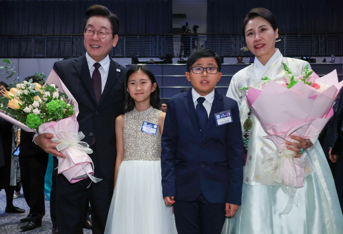 유엔총회 동행한 김혜경 여사, 정상 배우자들과 교류