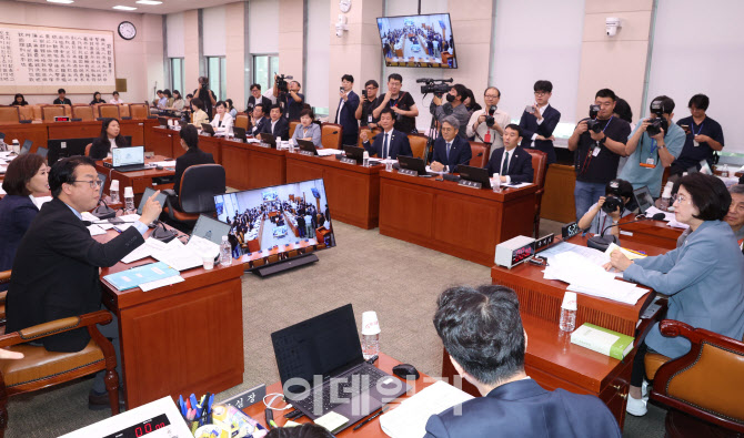 입법강행 vs 무한 필리버스터…정쟁 늪 빠진 가을국회