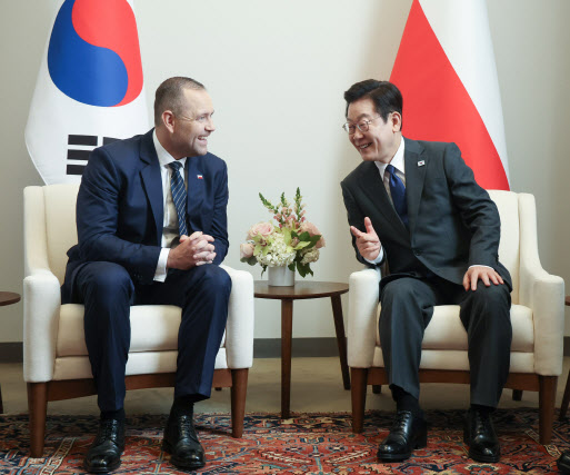 李대통령, 폴란드 대통령과 양자회담 개최