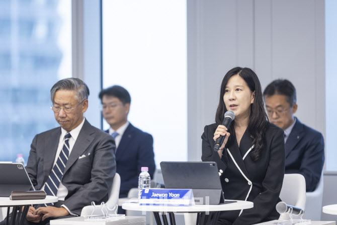 신한지주 이사회, 국내외 기관투자자 초청 '라운드테이블' 개최