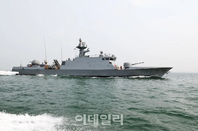 北 상선, 서해 NLL 침범…우리 군 경고사격에 물러나