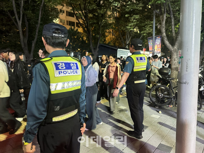 막 내린 불꽃축제, ‘100만’ 시민 무사 귀가…떠난 자리엔 ‘쓰레기 산’(종합)