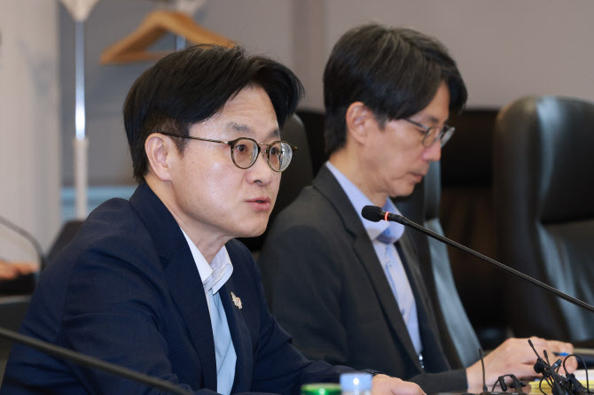 산업부, 전산장애 비상대응체계 점검회의…"인허가 수기 접수"