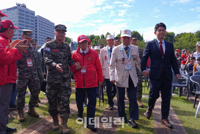 세대와 국민이 함께한 서울수복 75주년…참전용사 희생·헌신 기억