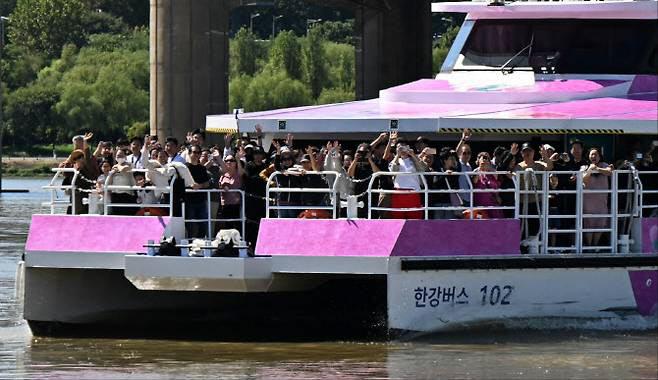 서울시, 한강버스 숏폼 공모전 연기…무승객 운항 전환 조치