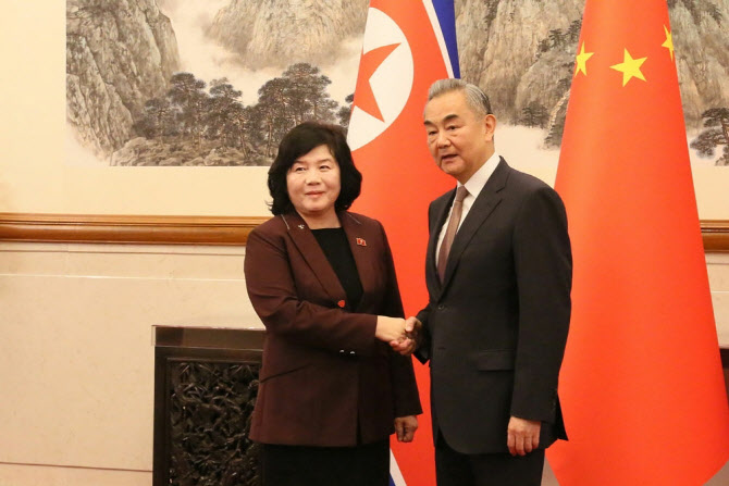 북중 외교수장 회담 "완전한 견해일치"…시진핑 방북 논의 가능성