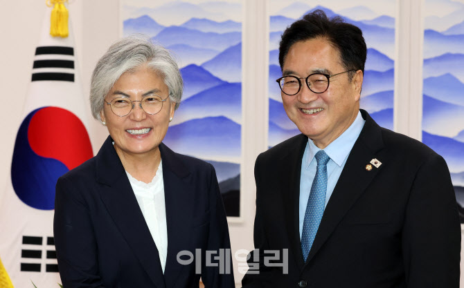 우 의장, 강경화 주미대사 내정자 접견…"한국 목소리 잘 전달해달라"