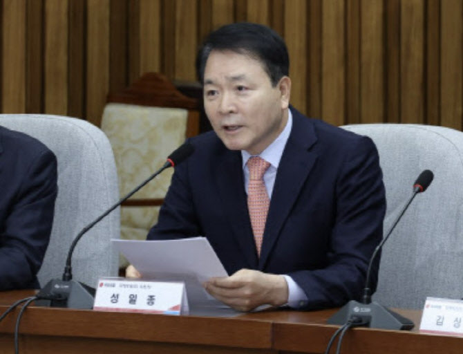 中 신라호텔 ‘노쇼’에…野 “李 대통령 ‘셰셰’한 결과가 이것?”