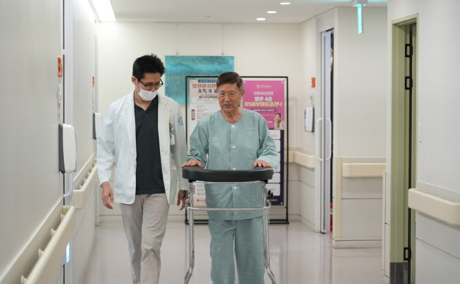 바른세상병원, 96세 초고령 환자 인공관절 수술 성공