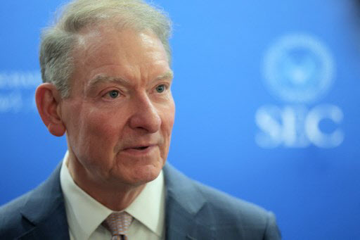 美SEC 위원장 “상장사 실적공시 분기→반기로 신속 추진”