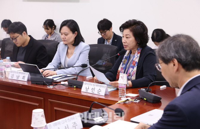 [포토]'발언하는 남인순 연금개혁특별위원장'