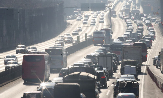 추석 車보험 사고 피해자 1.6배 증가…“차간 거리 유지해야”