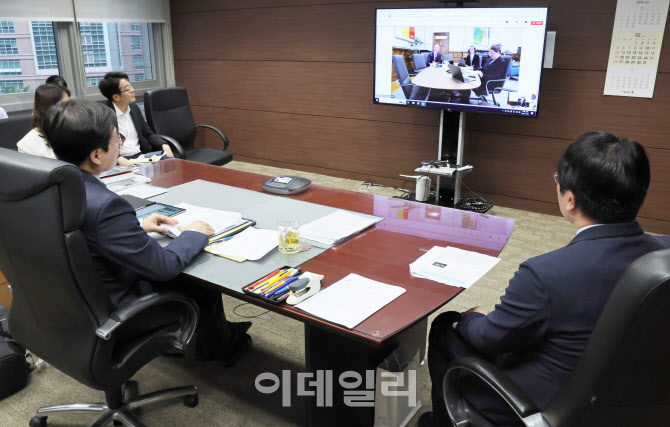 여한구, 英 통상장관과 FTA 개선협상 절충안 모색