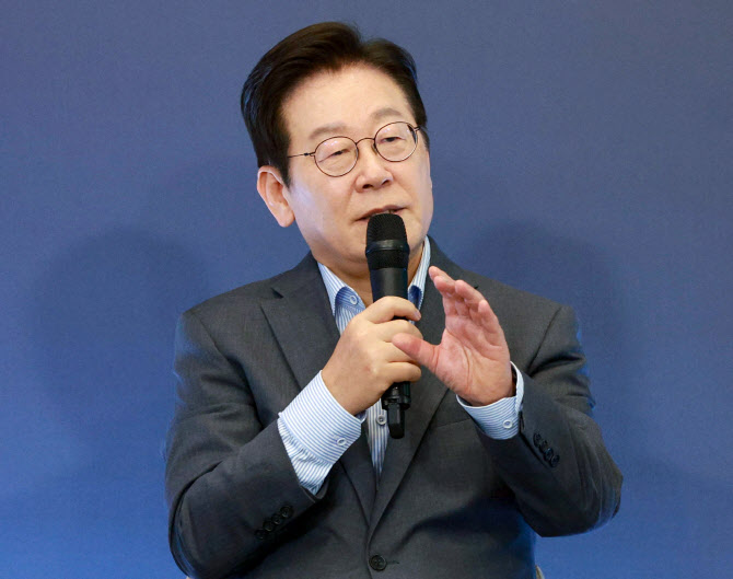 李대통령, 연휴 첫날 평화전망대 방문…실향민들 위로