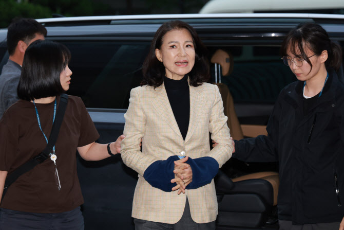 국힘, 이진숙 체포에…'경찰 반드시 법적책임', '딸랑이 짓'
