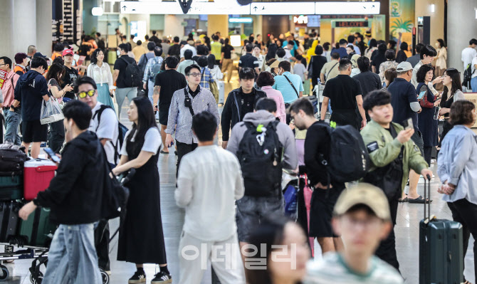 어제 오늘 10만명 여행 갔는데…제주 호우·강풍·풍랑특보