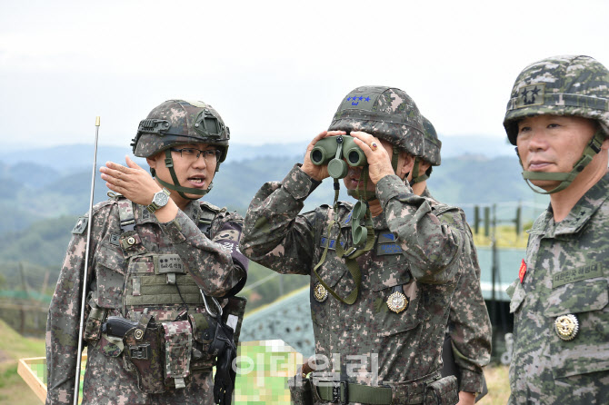 [포토]진영승 합참의장, '서부전선 현장지도 및 대비태세 점검'