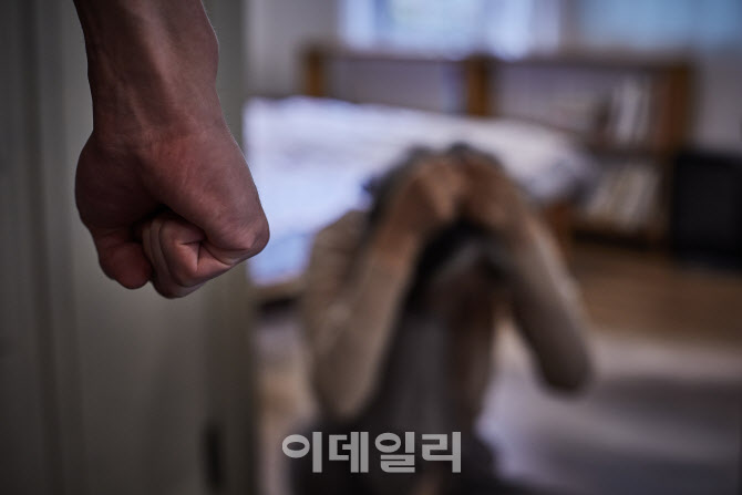 노인학대 매일 18.6건씩 발생