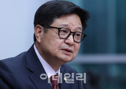 김장겸 “망 이용계약 안 맺으면 과태료”…‘망 무임승차 방지법’ 발의