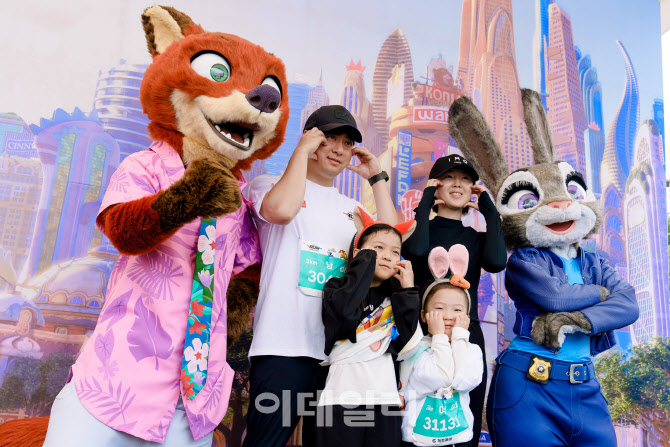 [포토]디즈니런 서울 2025, '닉과 주디도 함께해요'