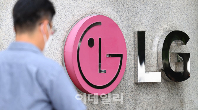 [속보]LG전자 3Q 영업익 6889억…전년比 8.4%↓