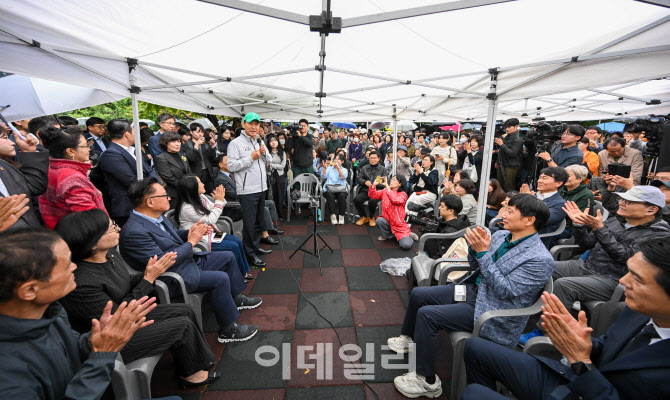 [포토] 은마아파트 주민 간담회하는 오세훈 서울시장