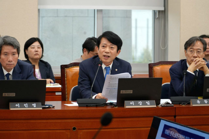 이강일 “윤석열 탄핵 후에도 국책연구기관장 ‘알박기 인사’…임기, 대통령 임기와 일치시켜야”