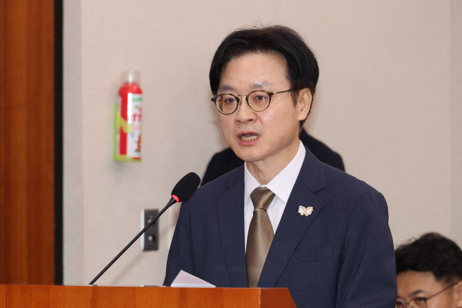 여야 한미 원전계약 ‘충돌’…산업장관 “국익 차원 긴 호흡으로 봐야”