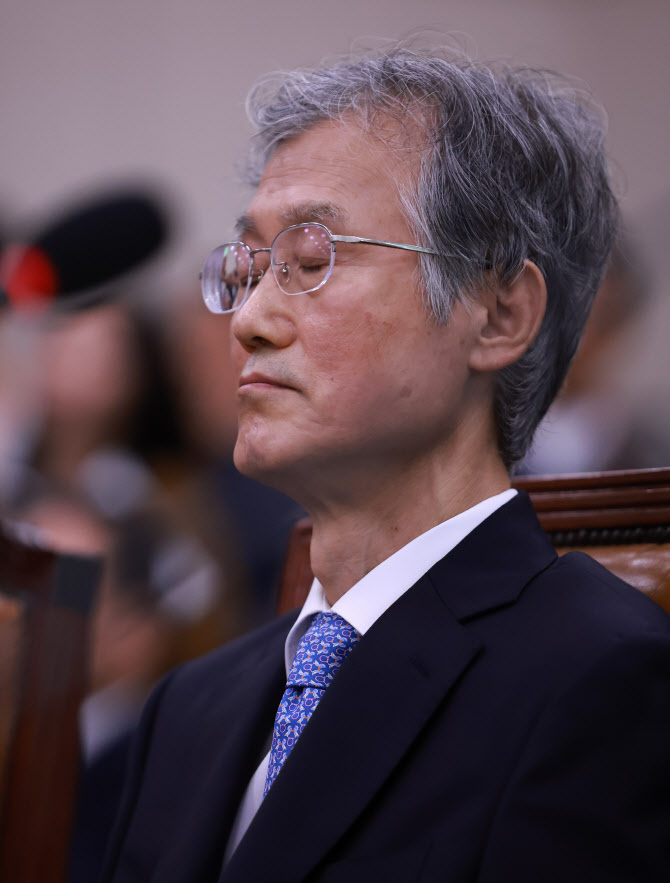[속보]대법원장 “李재판 불신 직접 해소하고 싶지만 법률상 설명 못해”