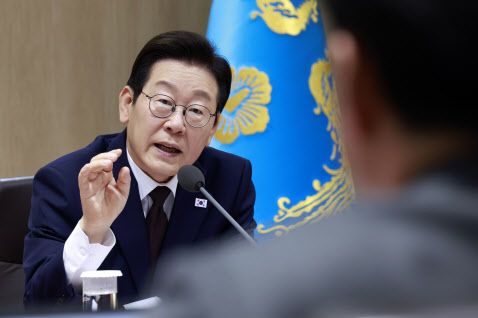 李대통령 "물가·경제 안정에 정책적 역량 집중해달라"