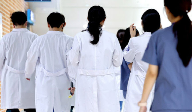 "사직 안받아줘 손해"..전공의들 손배소 모두 패소