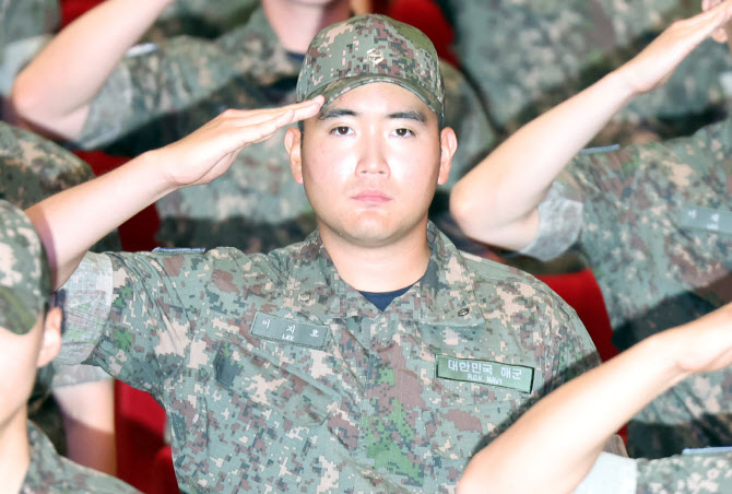이재용 삼성 회장 장남 지호씨, 이번주 외박…가족 만날 듯