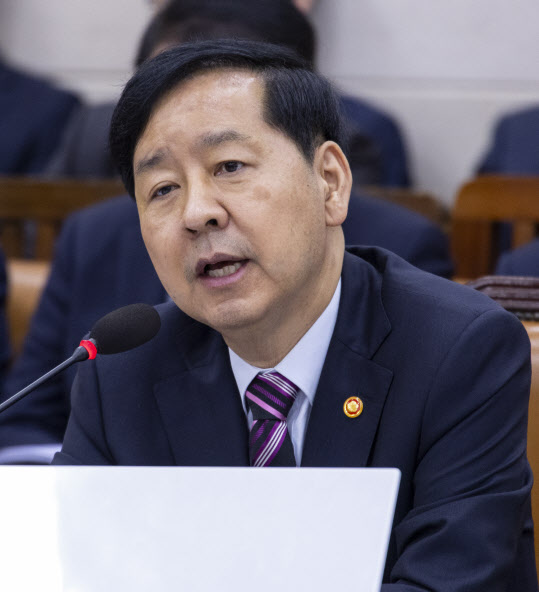 구윤철 "기재부 1급 전원, 자발적 사표 제출"