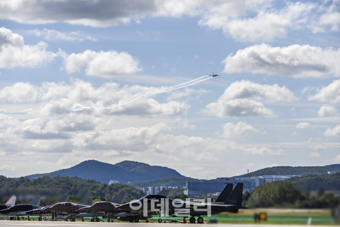 '서울 ADEX 2025' 퍼블릭데이 17일 시작…공군, 국산 항공기 등 '에어쇼'